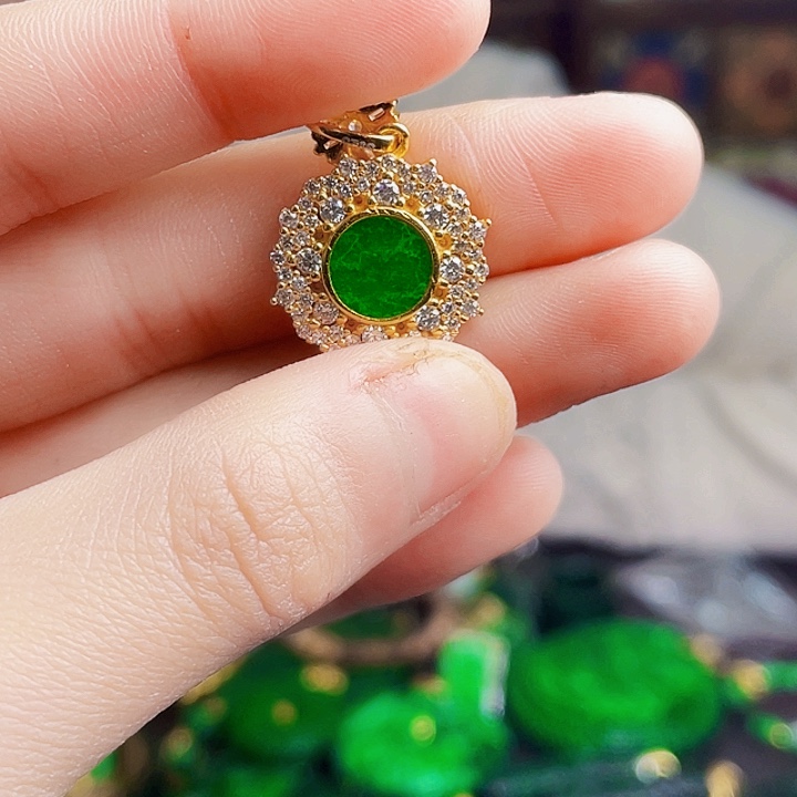 翡翠银S925镶嵌颈饰多样性