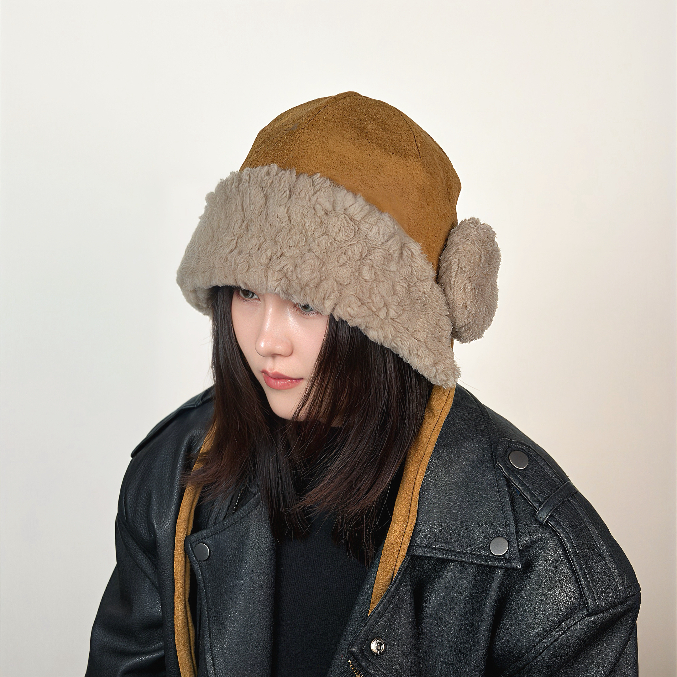 日系复古可爱麂皮绒女秋冬加绒加厚保暖护耳显脸小百搭骑行帽