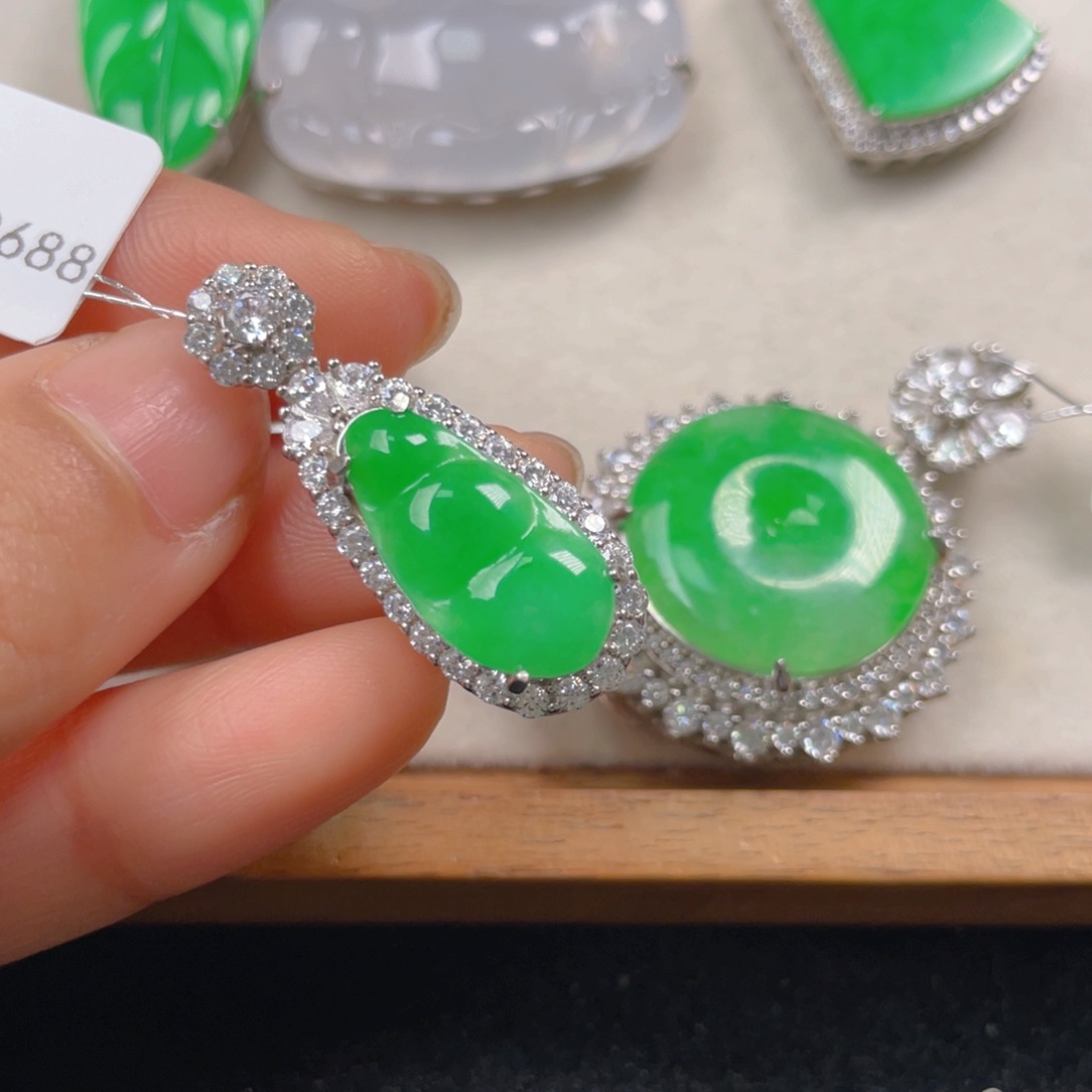 翡翠颈饰银S925镶嵌翡翠