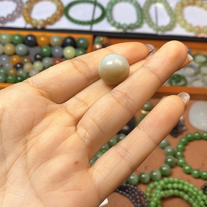 和田玉未镶嵌单珠发*猫