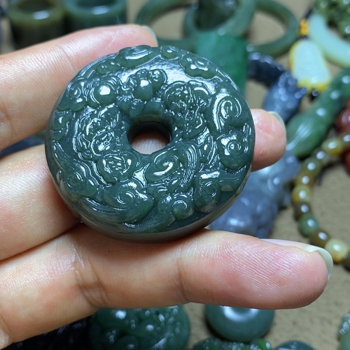 和田玉未镶嵌颈饰