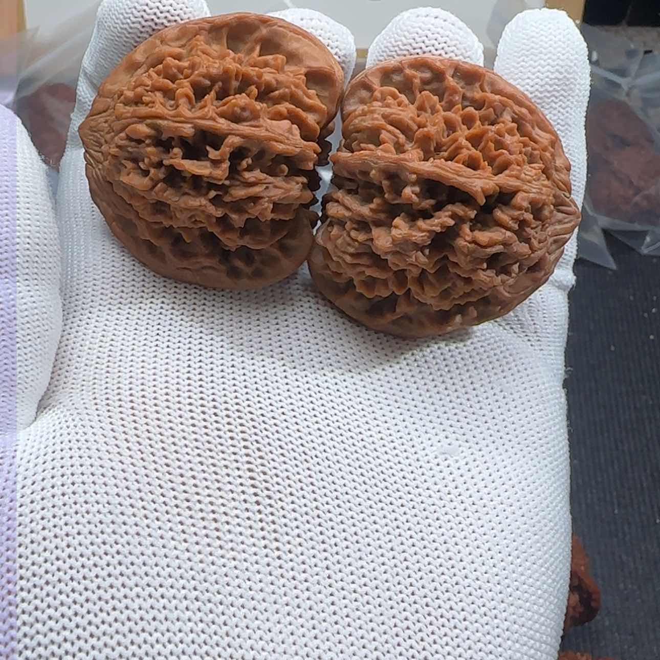 【闪购商品】文玩核桃把件满天星