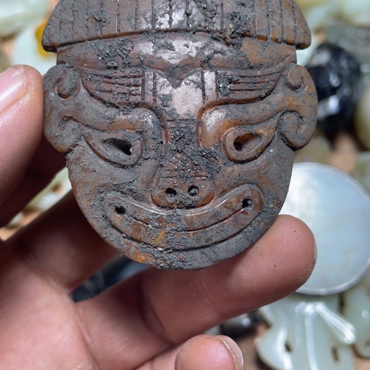 和田玉（糖玉）未镶嵌颈饰