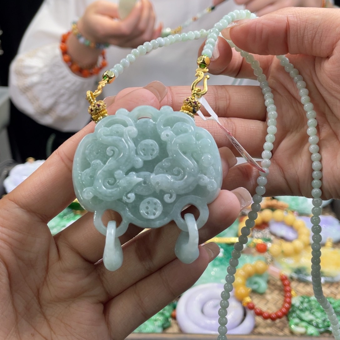 翡翠颈饰未镶嵌代编织