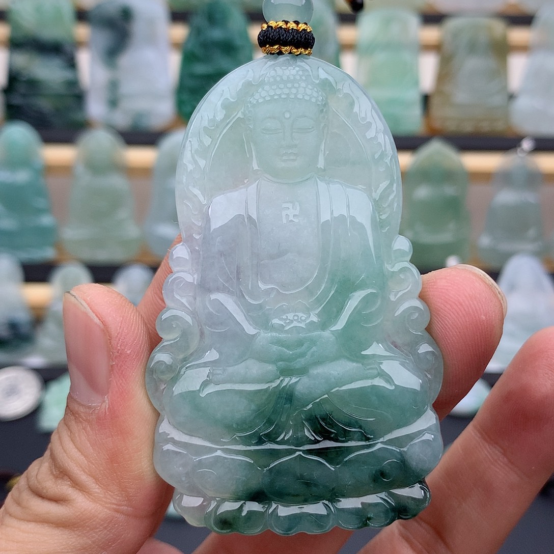 翡翠未镶嵌颈饰大日如来