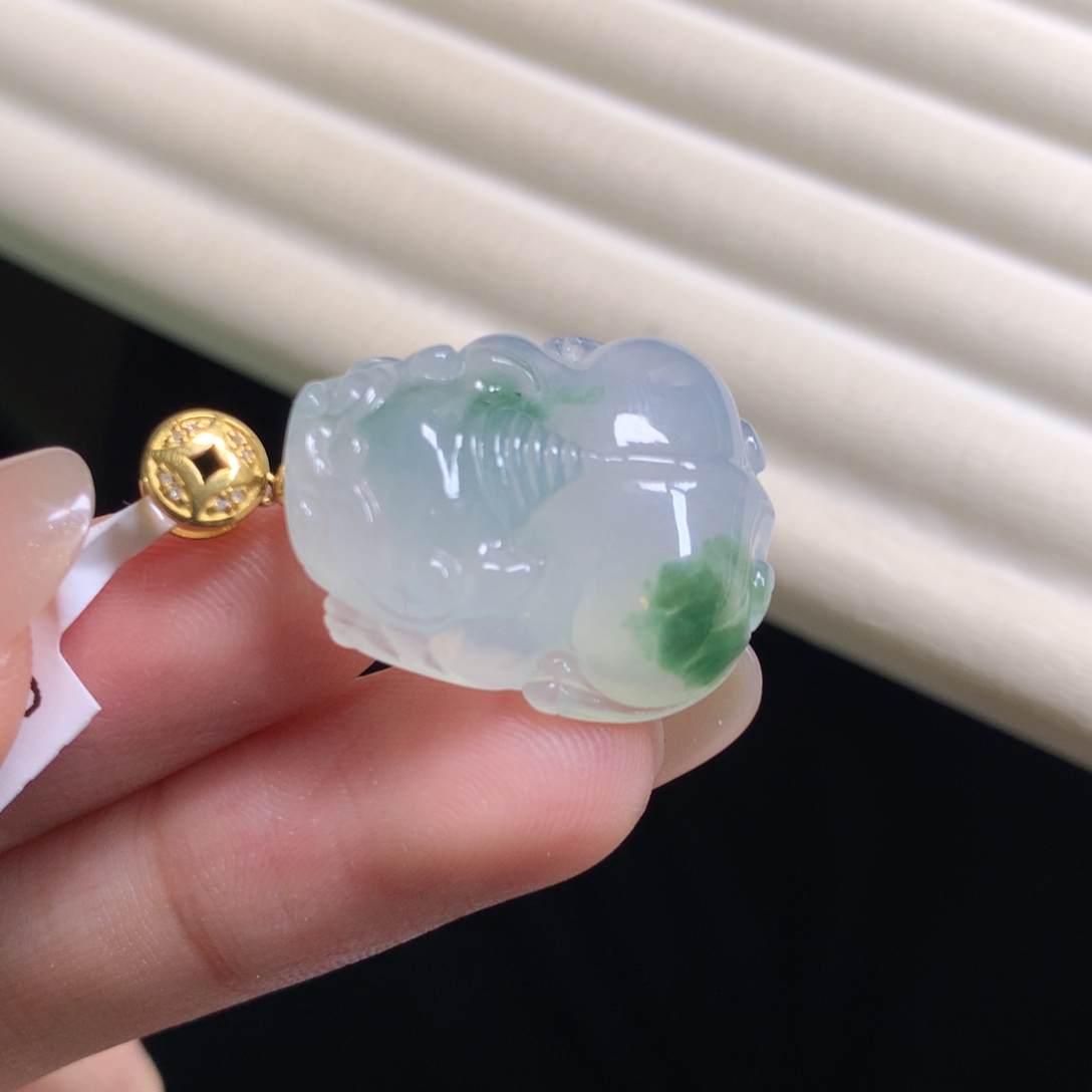 翡翠颈饰18K金镶嵌貔貅