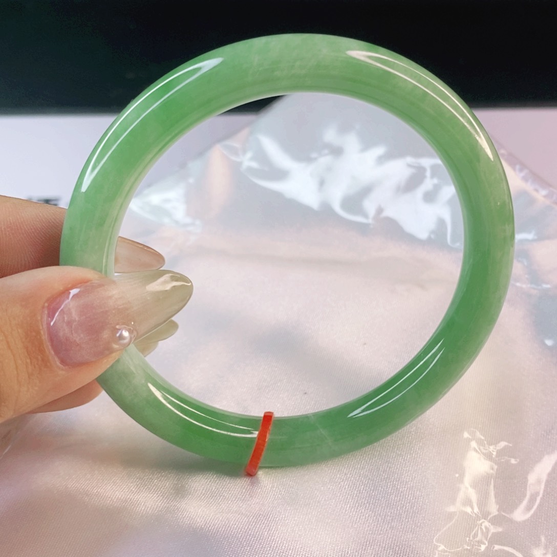 翡翠手镯未镶嵌60圆条强推