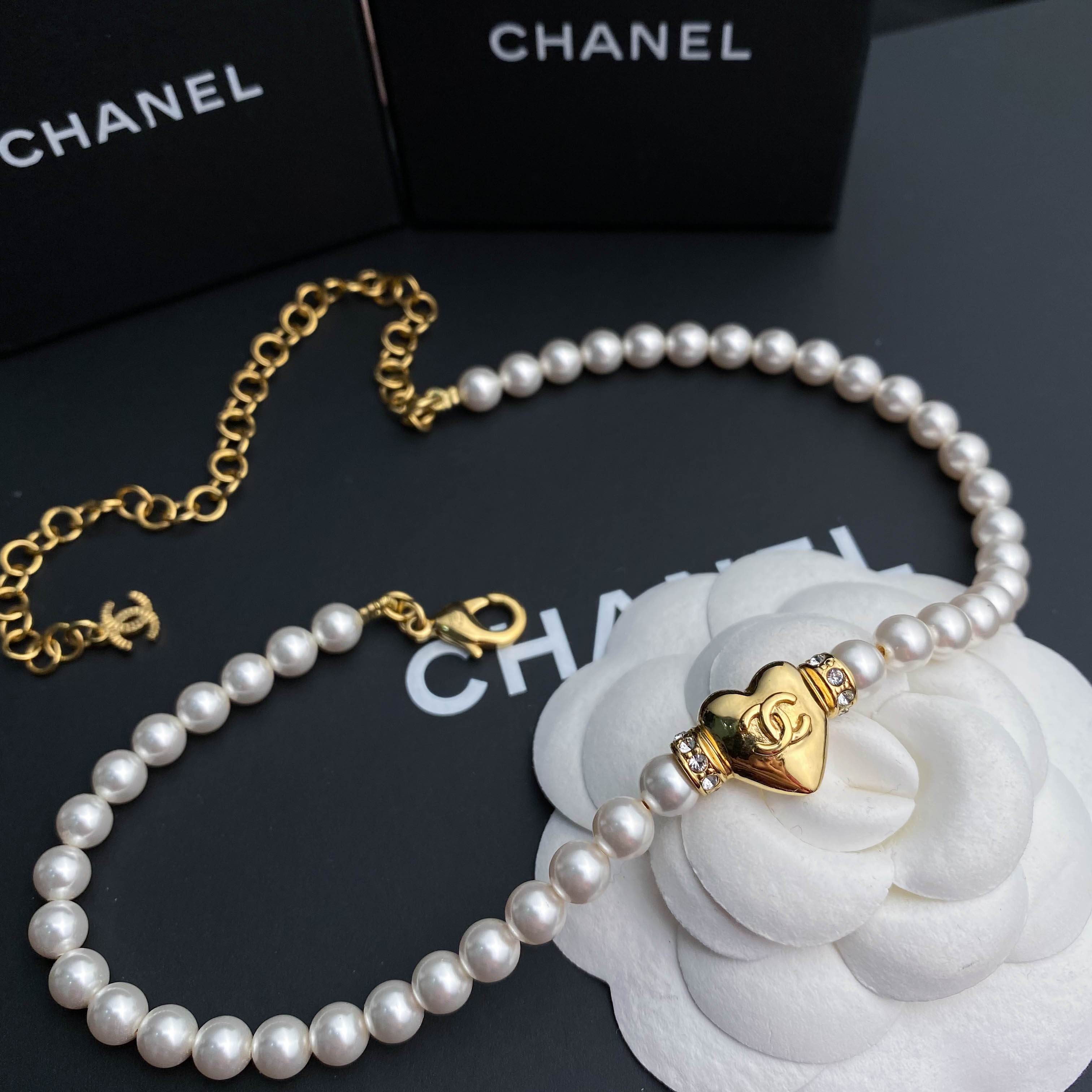 全新未使用 Chanel/香奈儿  经典双C 金色珍珠爱心项链 S4740