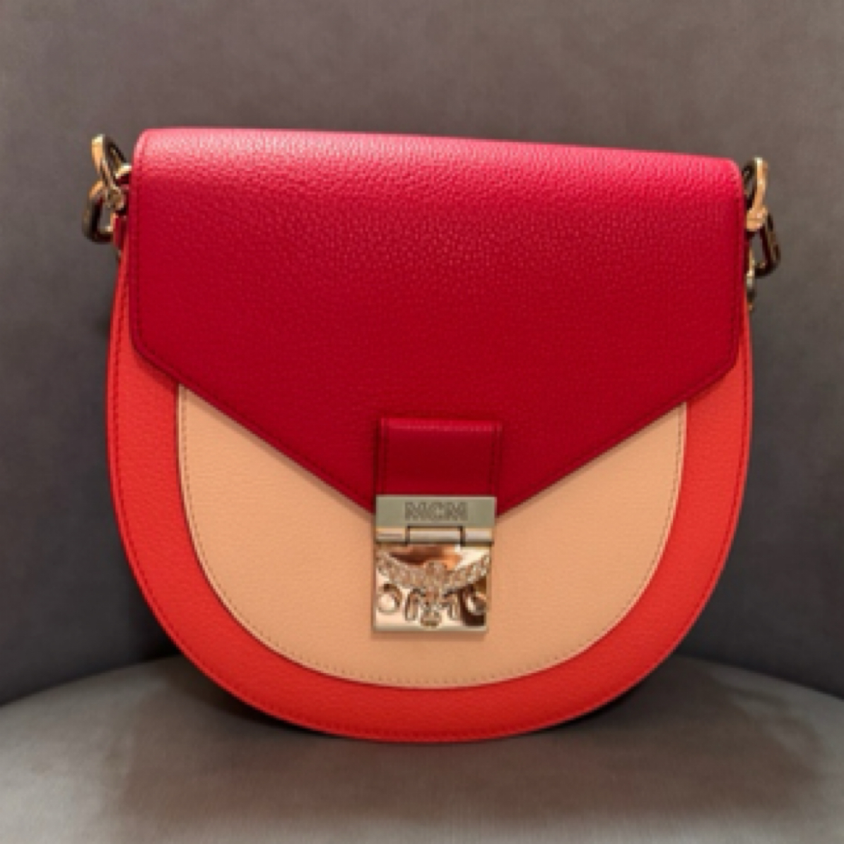 99新 MCM 方姐中古/红色拼米色牛皮女士马鞍包