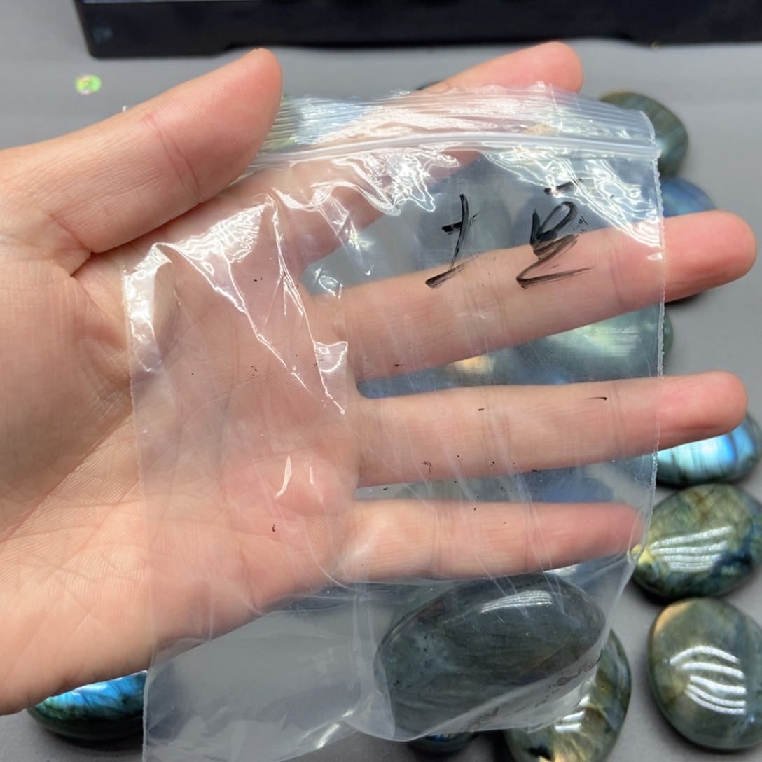 皎***辰银S925镶嵌紫晶颈饰