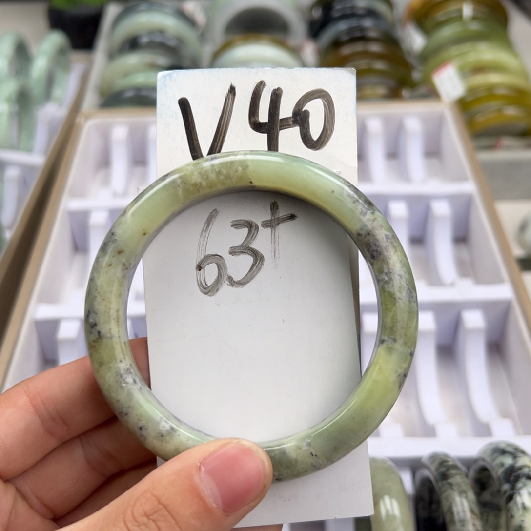 岫玉手镯未镶嵌天然岫玉微瑕