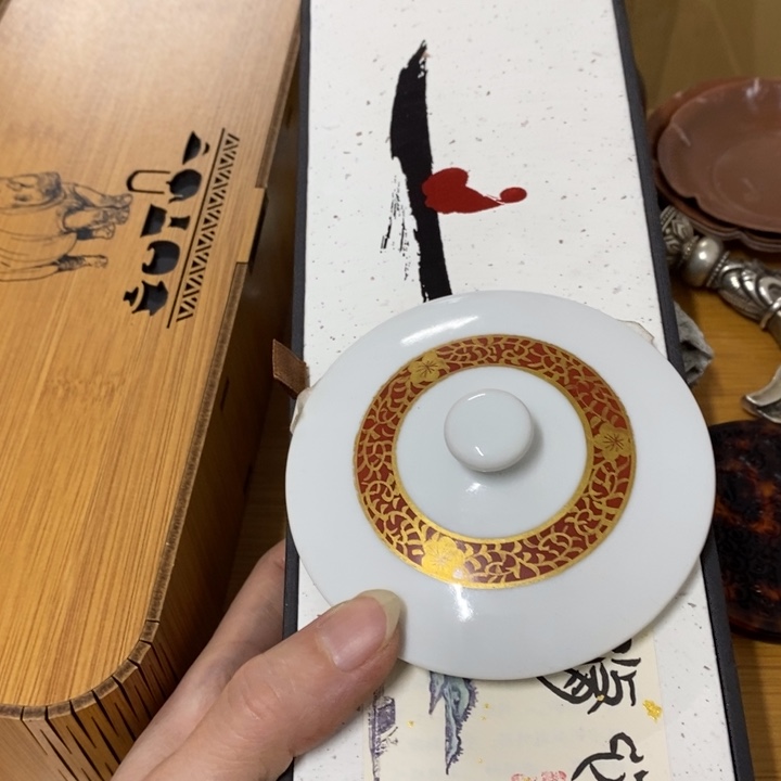 瓷片哈中古工艺品一件