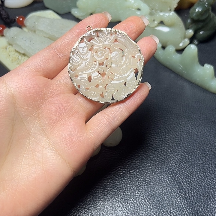 和田玉未镶嵌颈饰