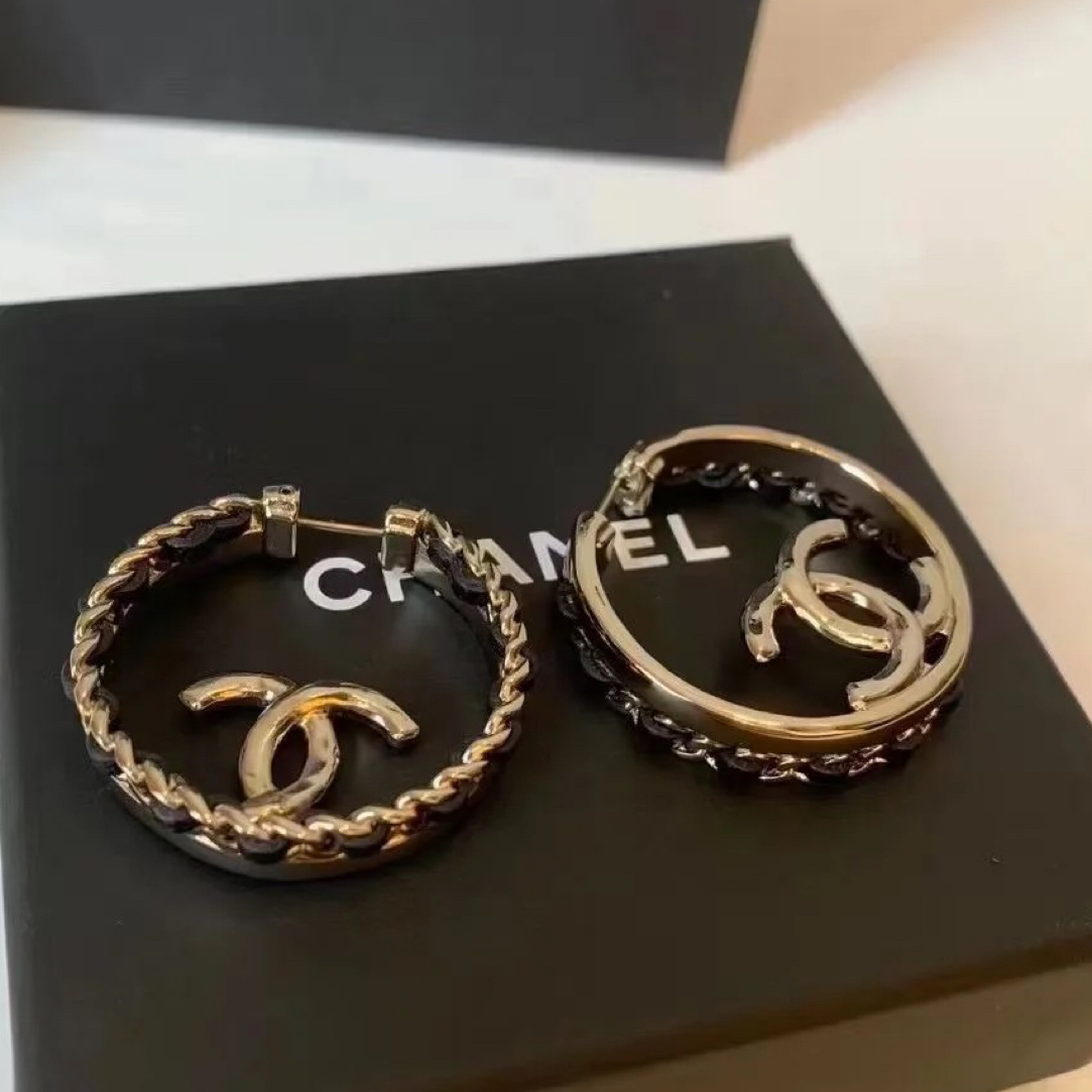 未使用 Chanel/香奈儿 黑金双C满钻皮穿精致耳圈22P/LD0371