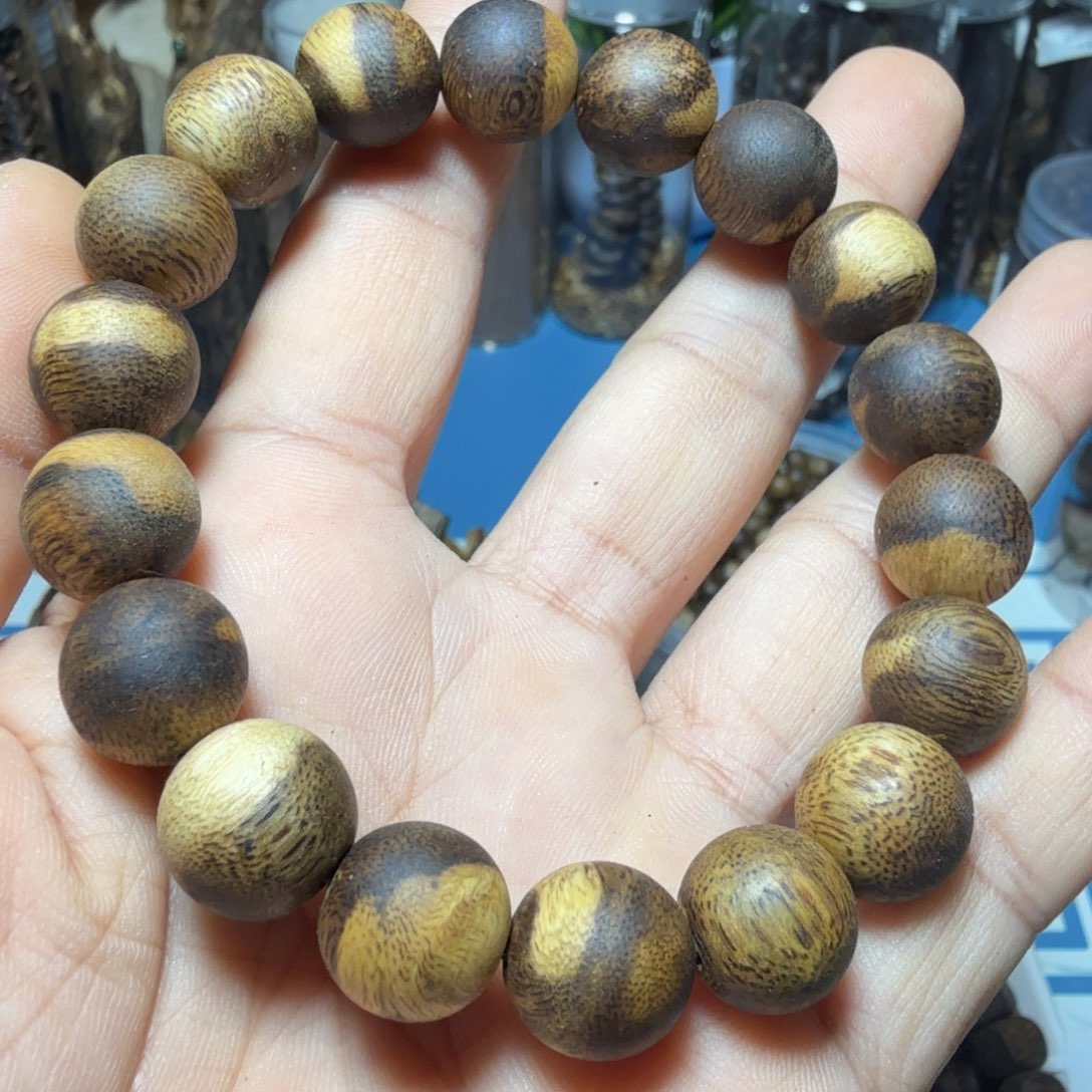 白奇乌身1.2虎斑纹珠12.4克