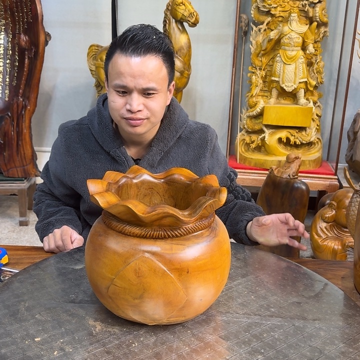 香樟木否****…长30厘米高26厘米