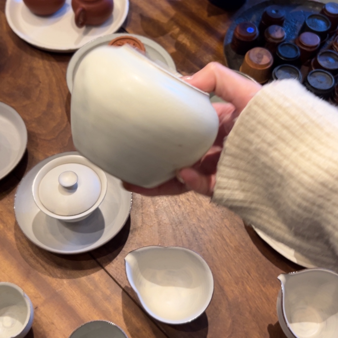 瓷片陶瓷。     陶瓷。      