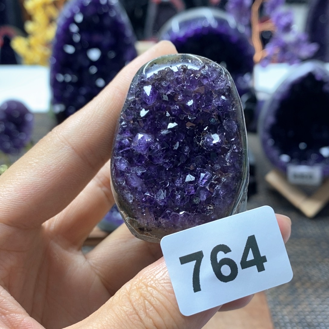 紫晶未镶嵌大型摆件（非配饰）