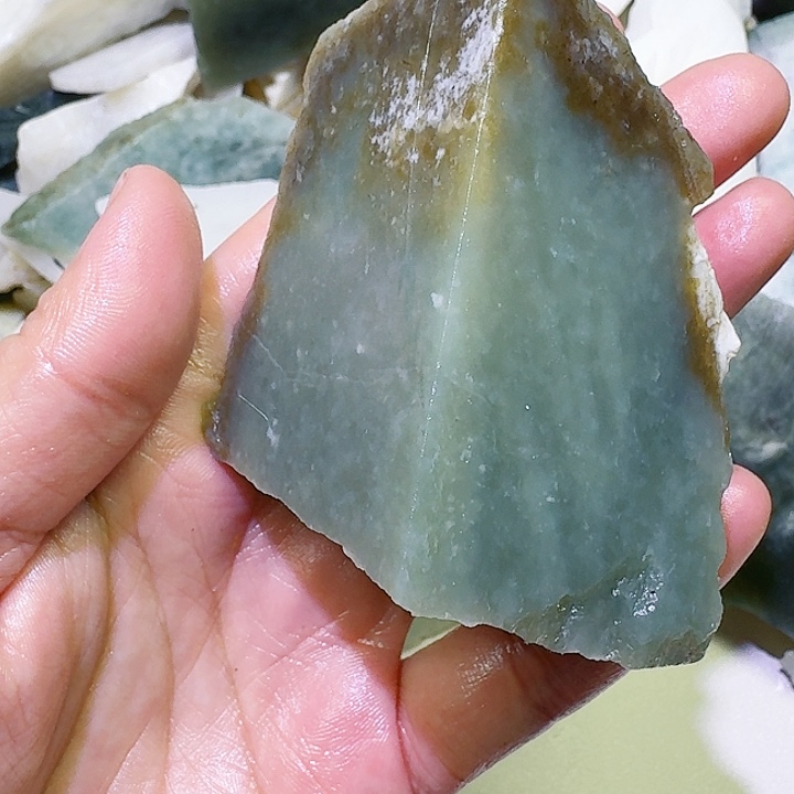 和田玉（糖玉）未镶嵌颈饰