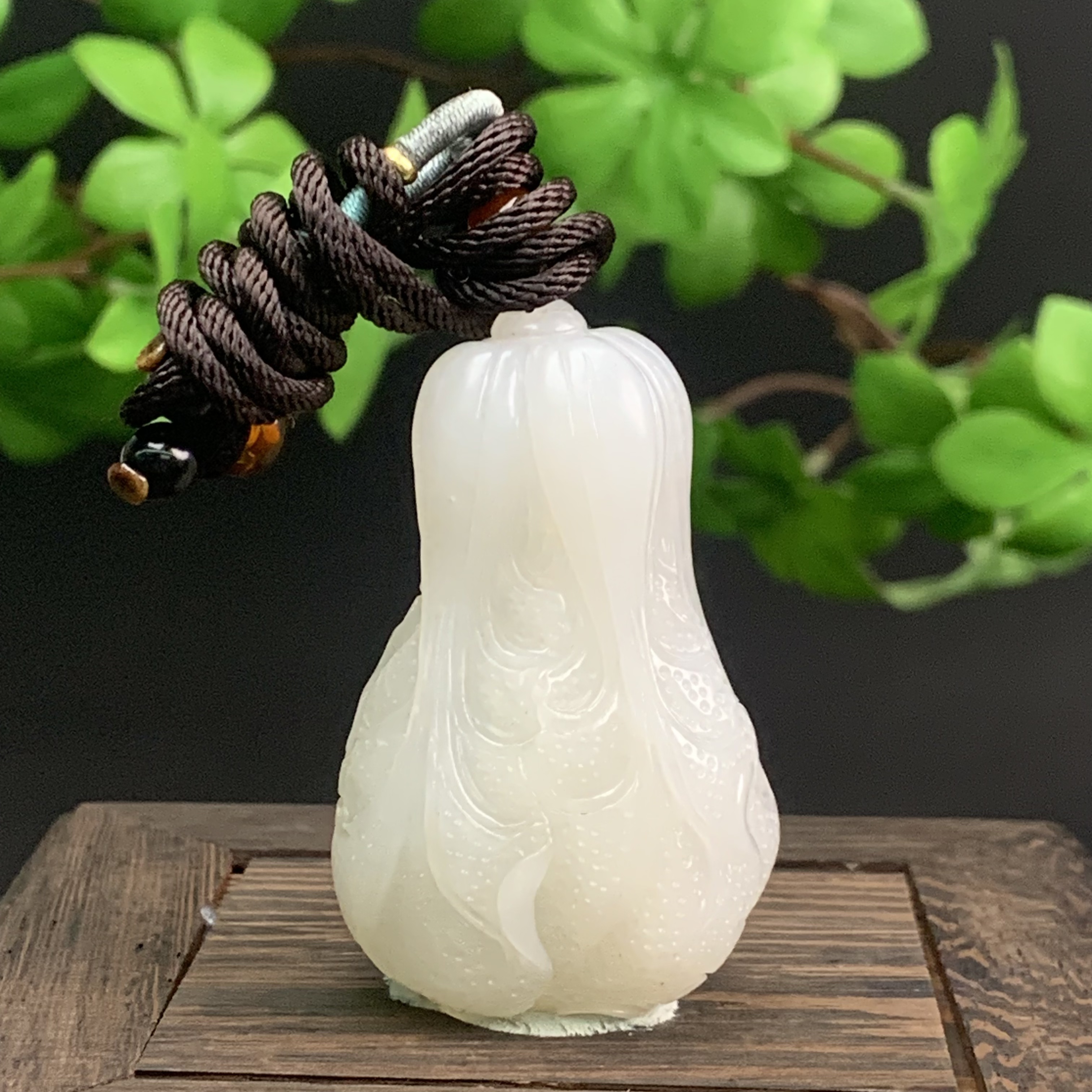 S053珠宝玉石精选和田玉吊坠