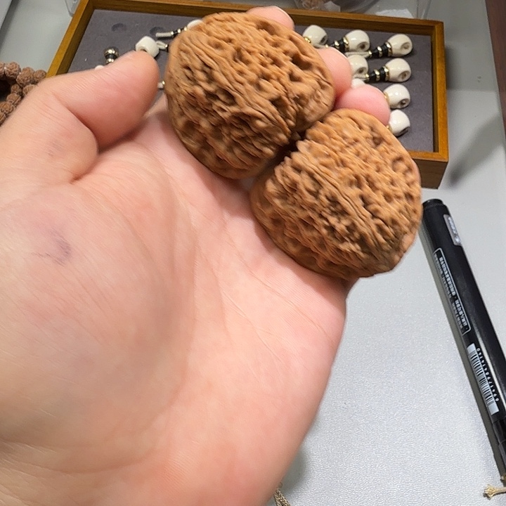 我***雪猴头核桃吊坠南疆石