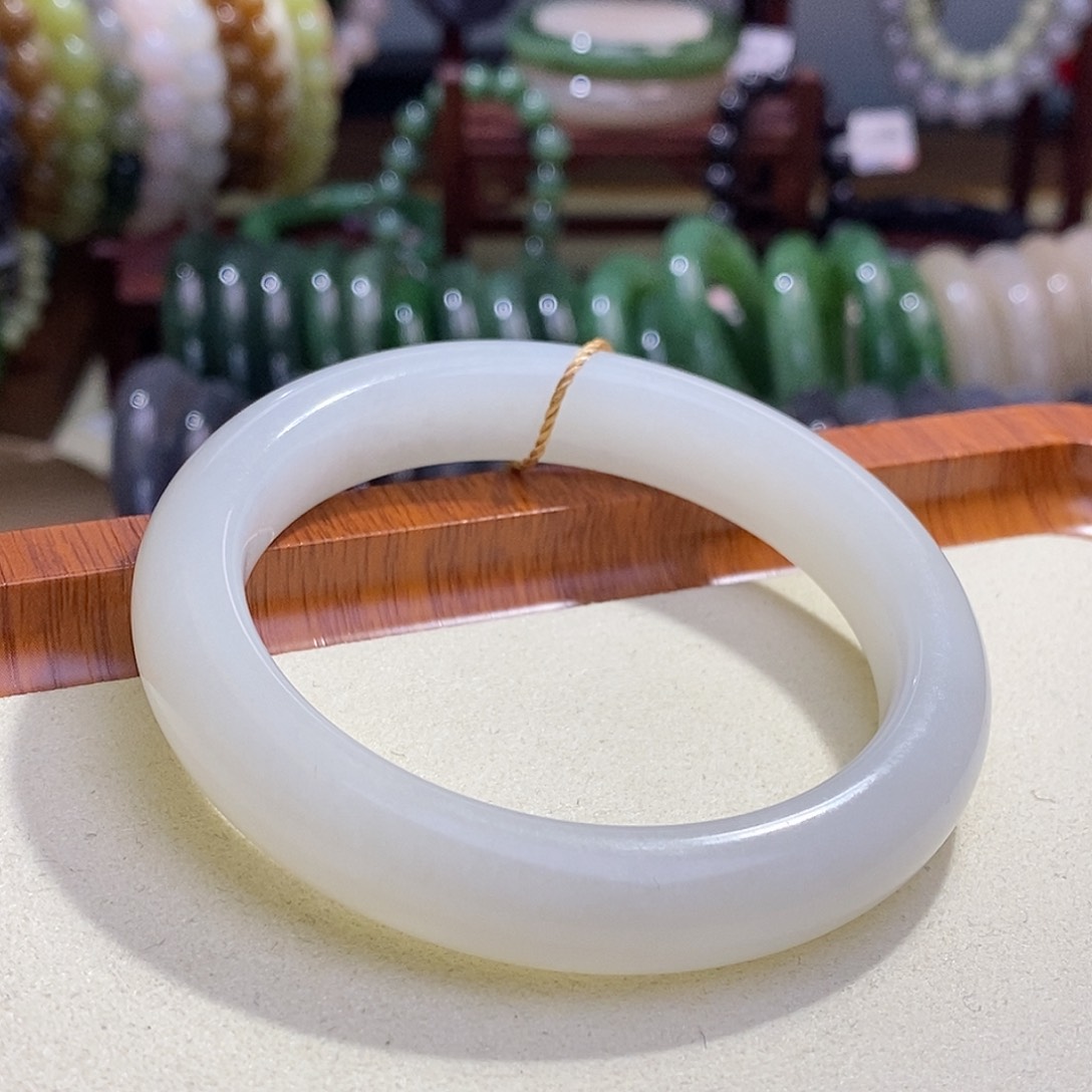 和田玉新疆羊脂白玉老矿料手镯57未镶嵌