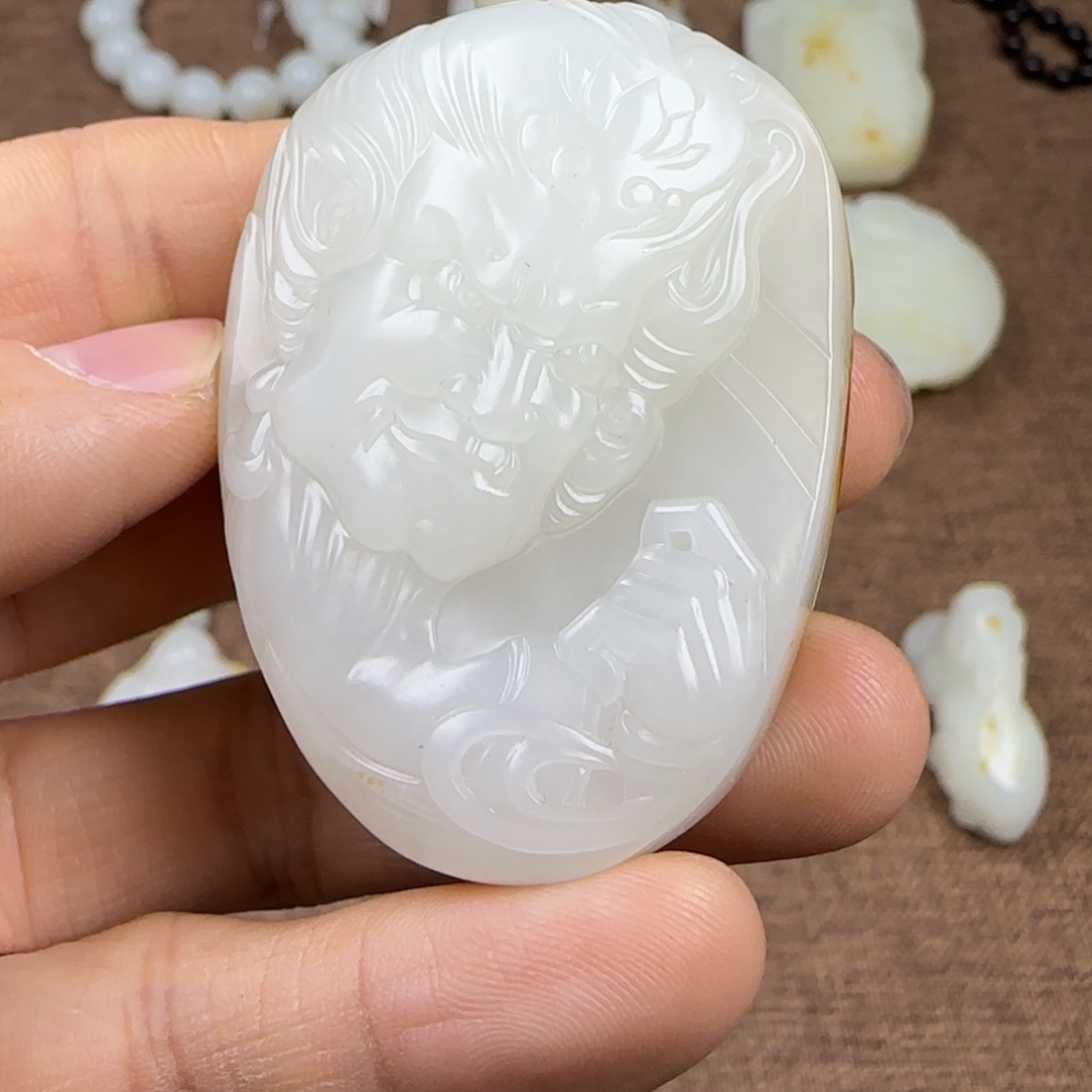 和田玉未镶嵌颈饰