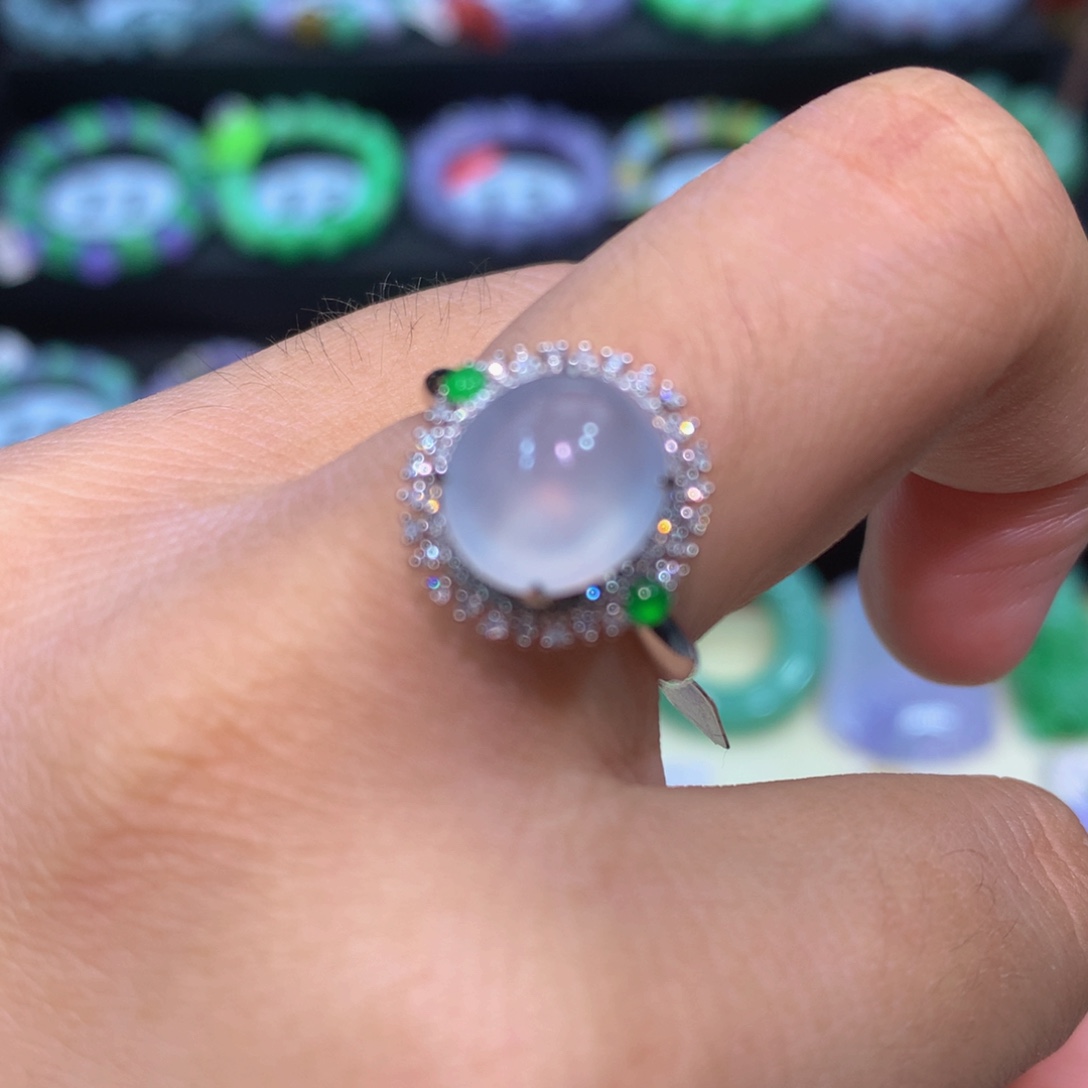 翡翠18K金镶嵌颈饰翡翠