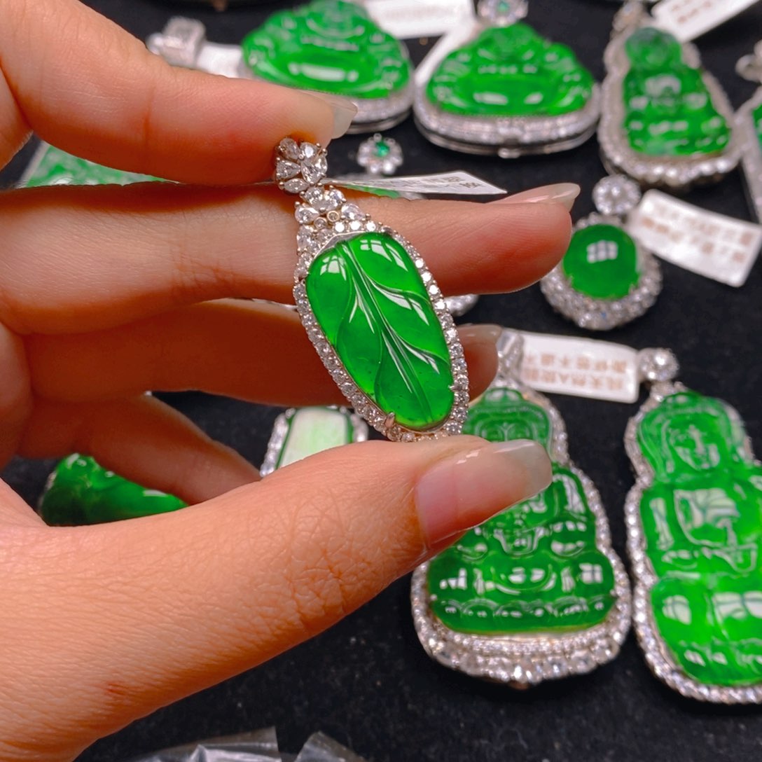 翡翠颈饰银S925镶嵌8888888888