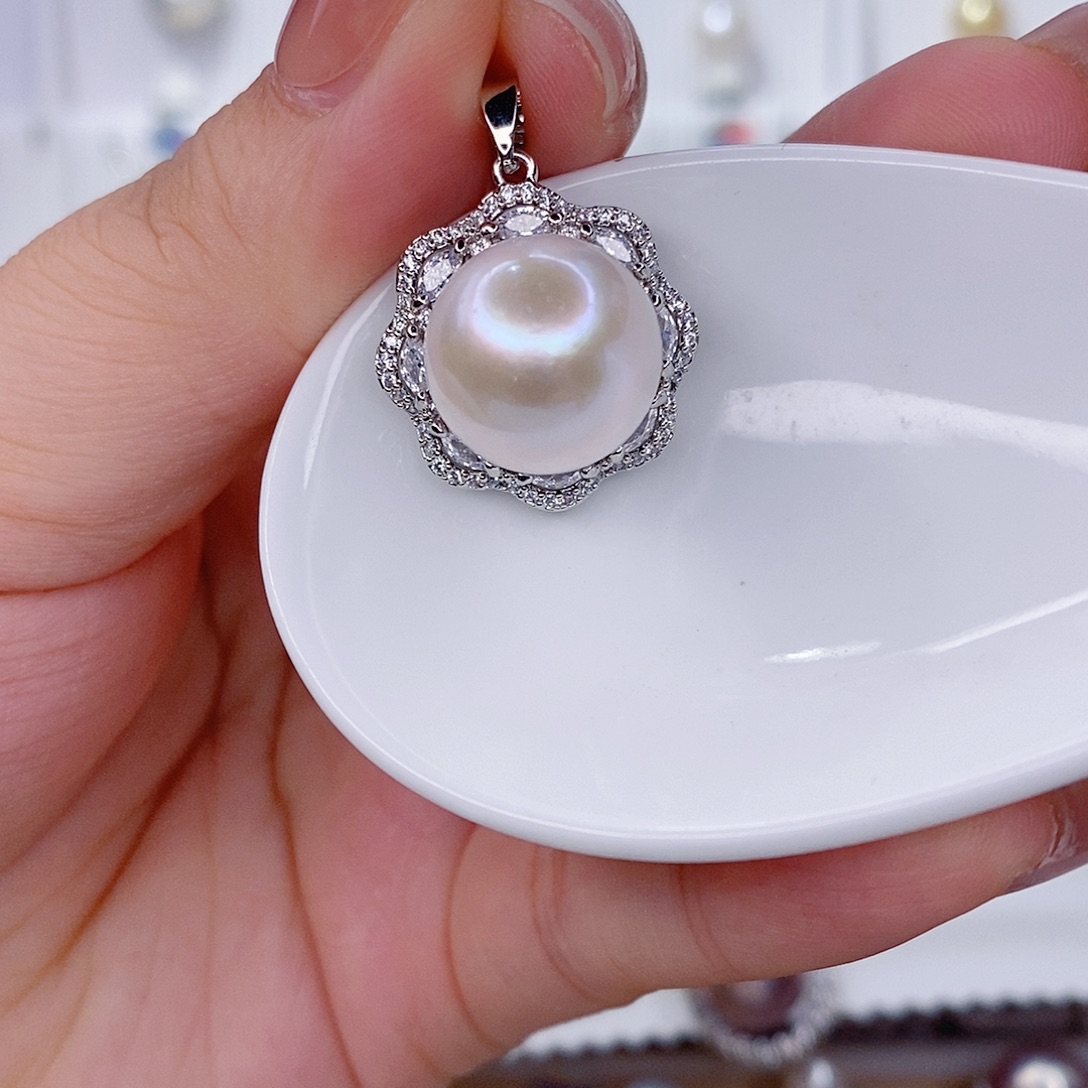 淡水珍珠吊坠(赠链)未镶嵌