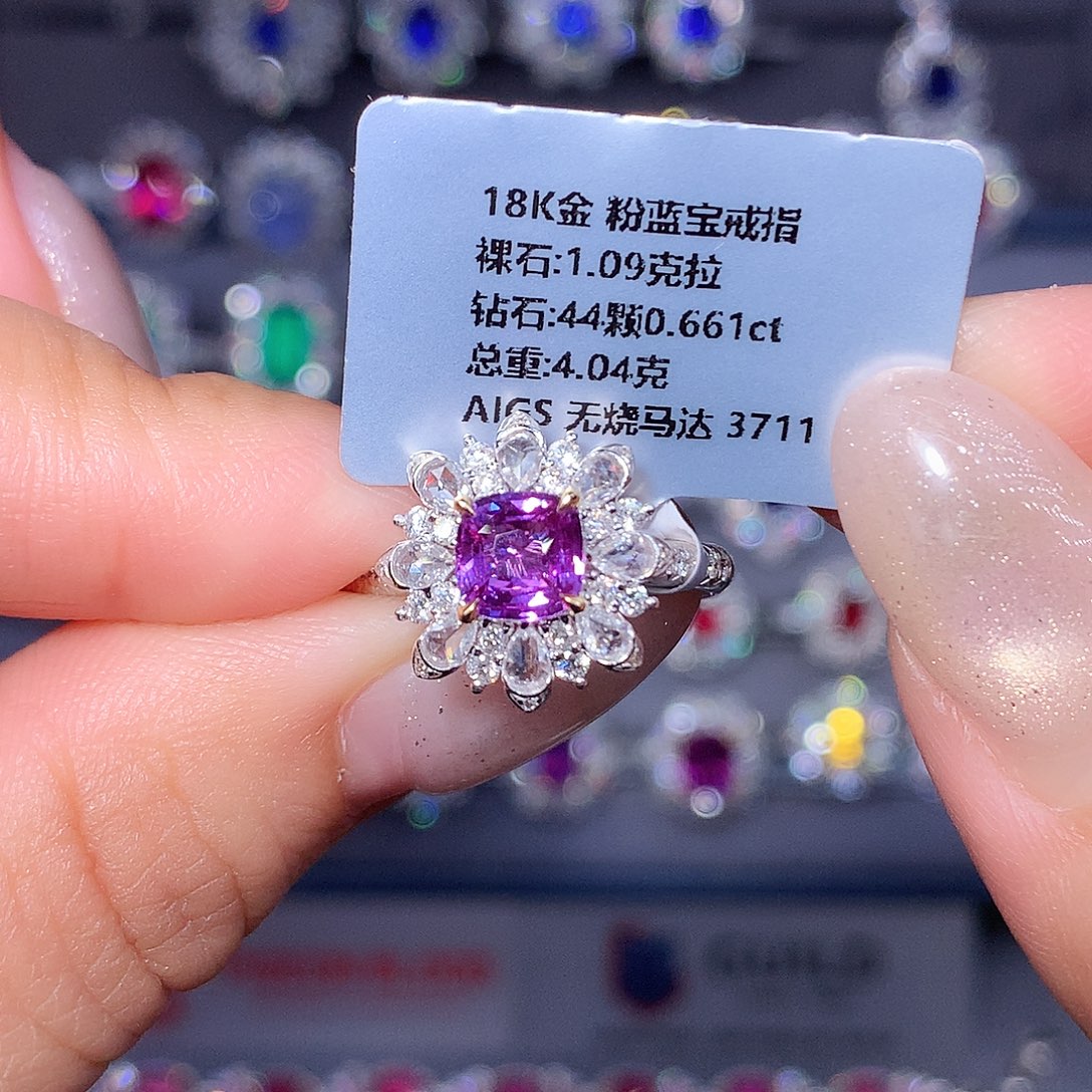 彩色蓝宝石戒指18K金镶嵌
