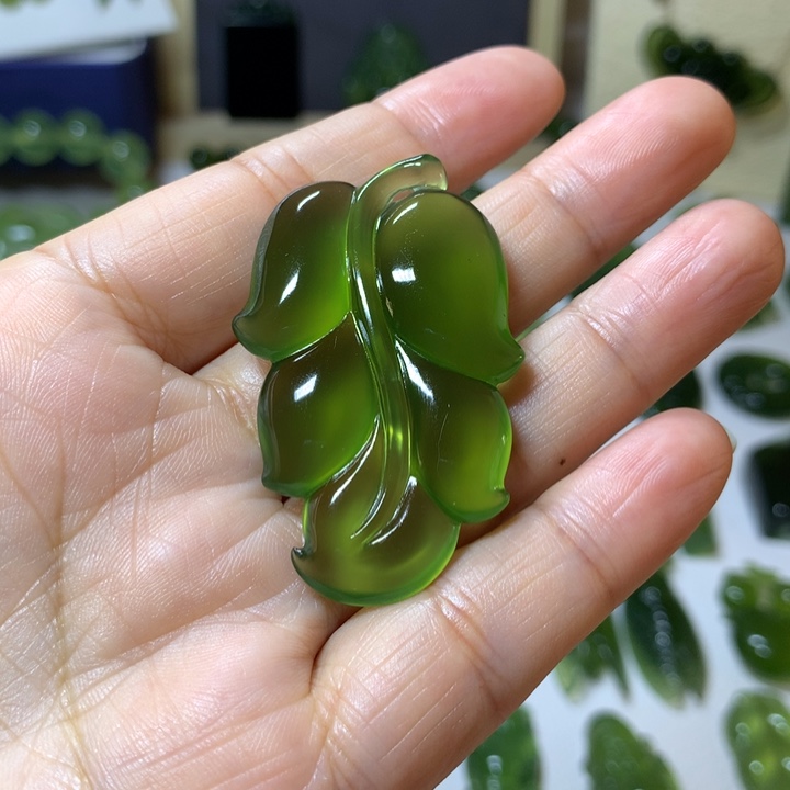 岫玉颈饰未镶嵌一****0吊坠