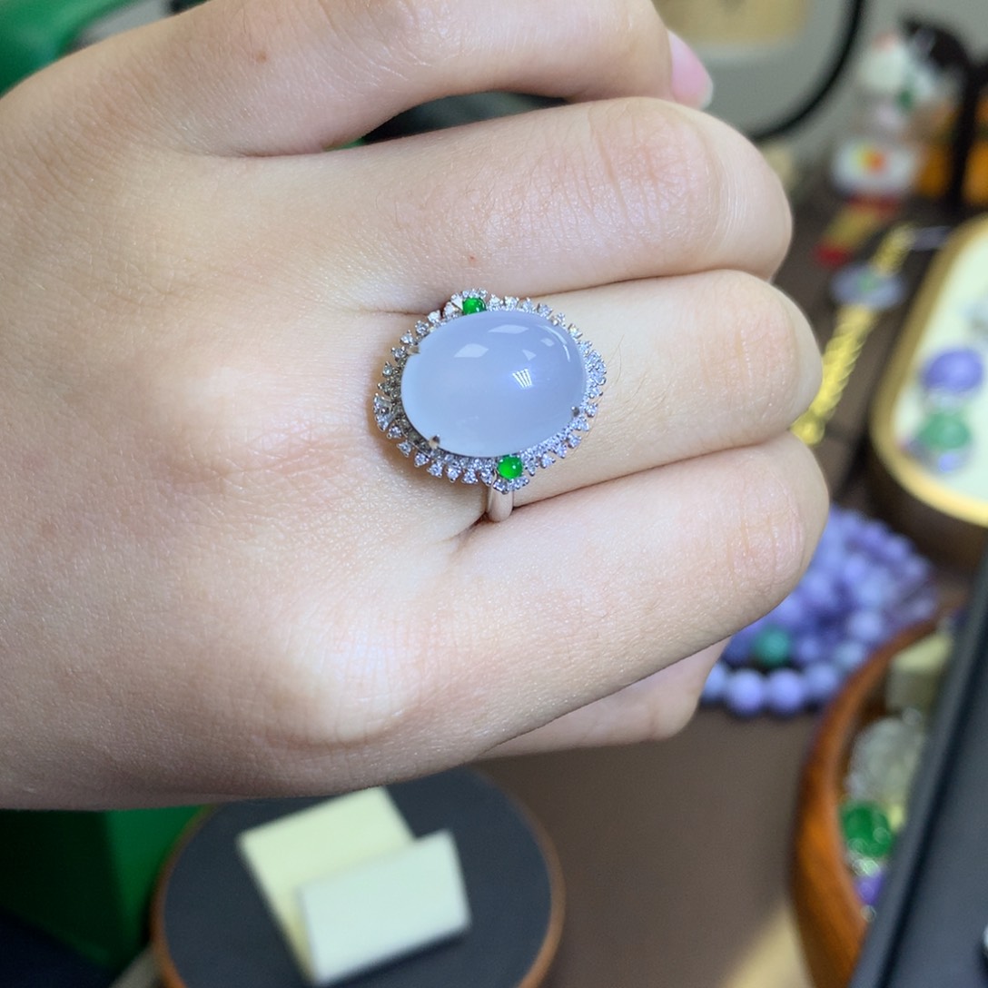 翡翠颈饰18K金镶嵌翡翠