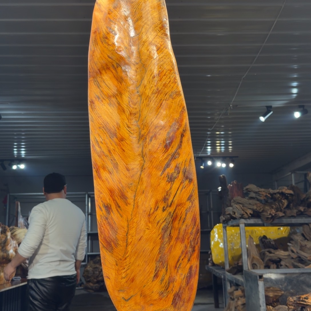 阿***J木王一刀琥珀木摆件B63