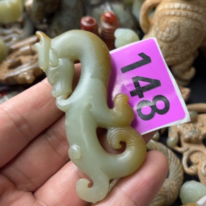 和田玉颈饰未镶嵌枕***秋