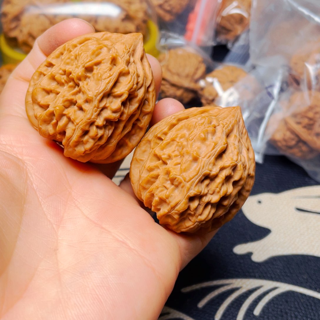 吊坠文玩核桃鸡心一对