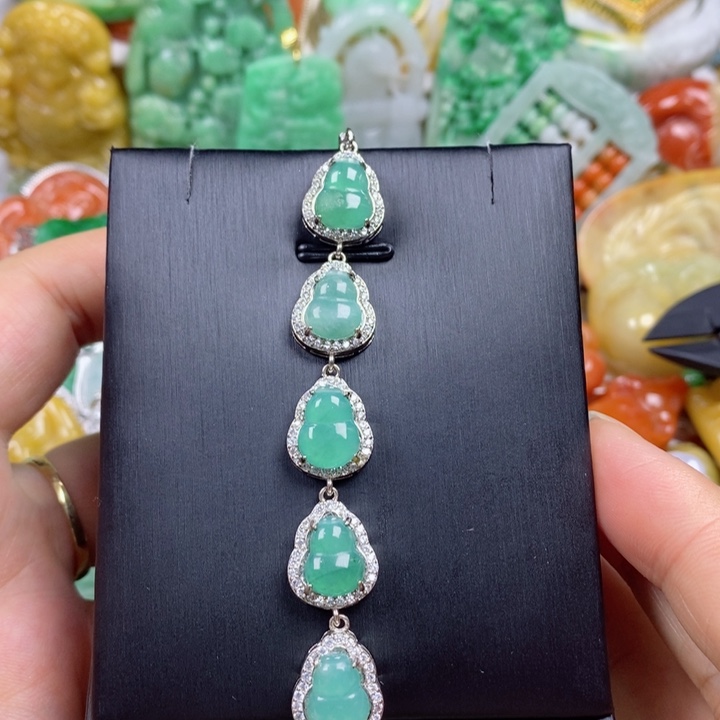 翡翠吊坠(赠链)未镶嵌微***A