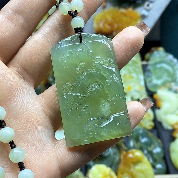 蛇纹石玉挂件未镶嵌