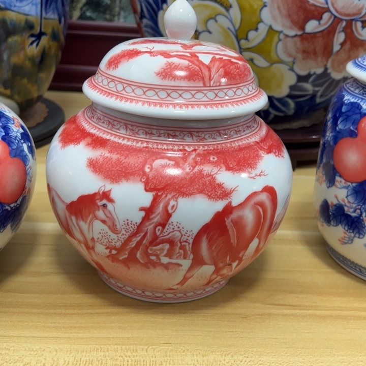 一***梅陶纪念瓷器马上封候茶叶罐