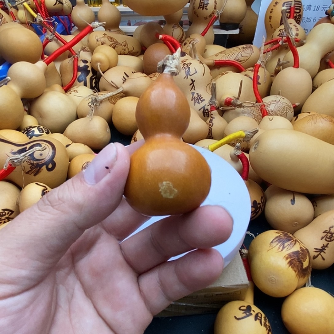 那***年香榧木葫芦工艺品
