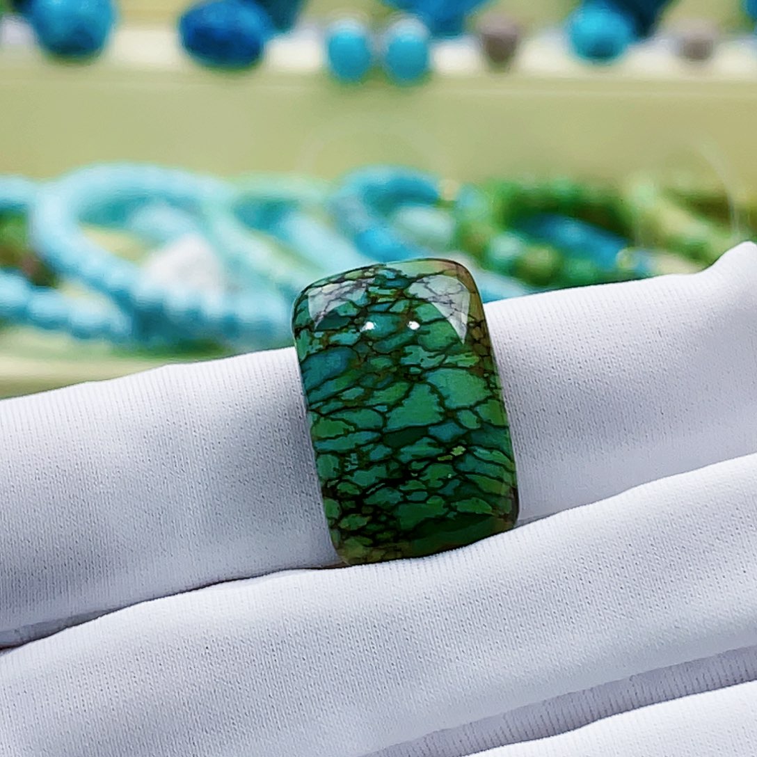 绿松石颈饰未镶嵌