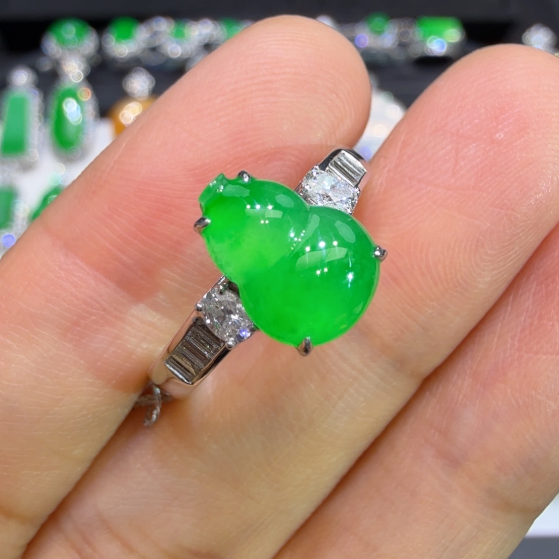 翡翠18K金镶嵌戒指收到货48小时鉴赏期