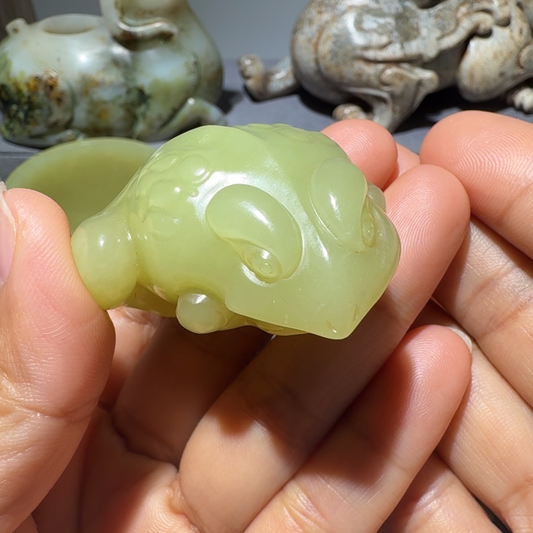 路***方和田玉未镶嵌挂件