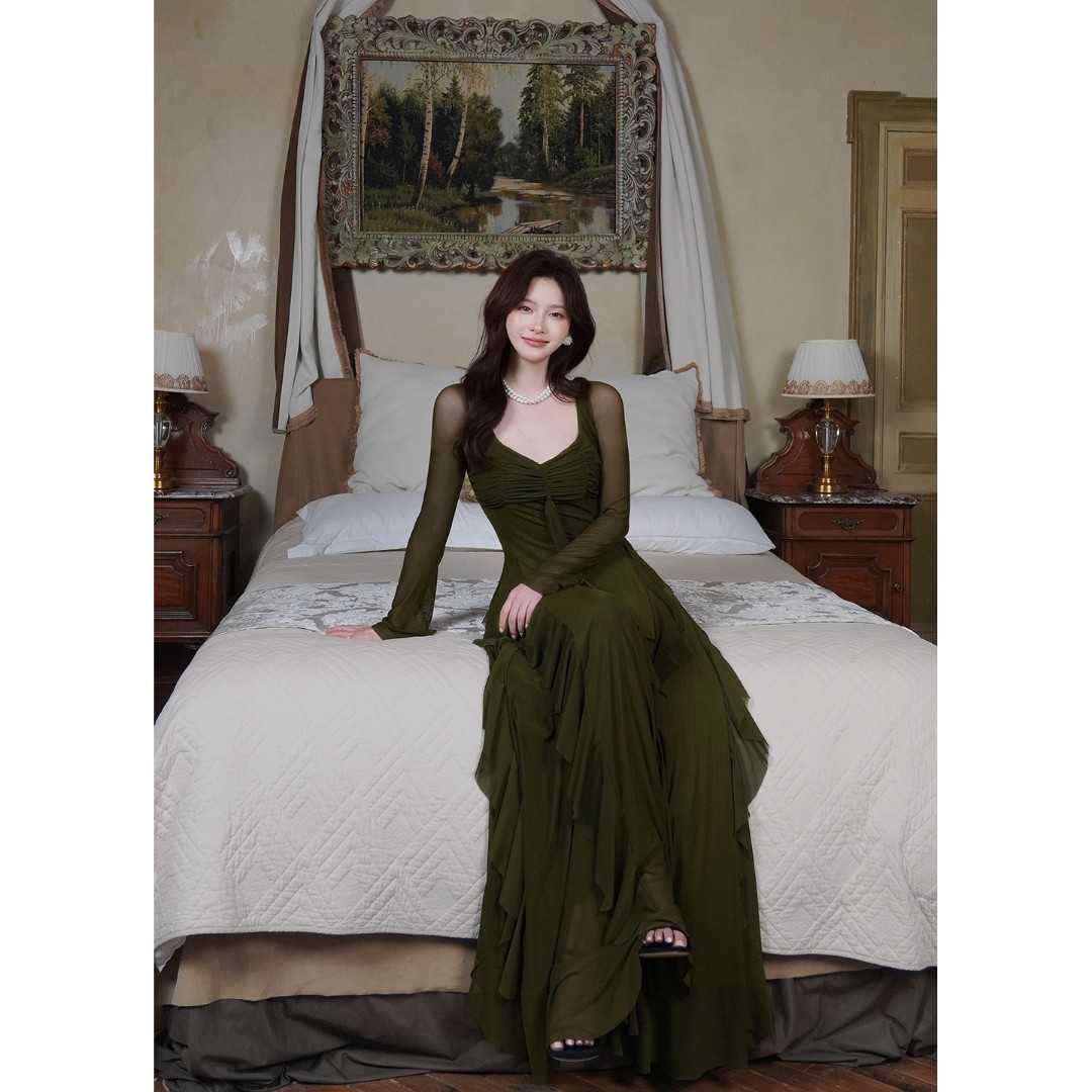 Good Job【摩登教主】法式长袖方领性感修身连衣裙女秋季绿色裙子