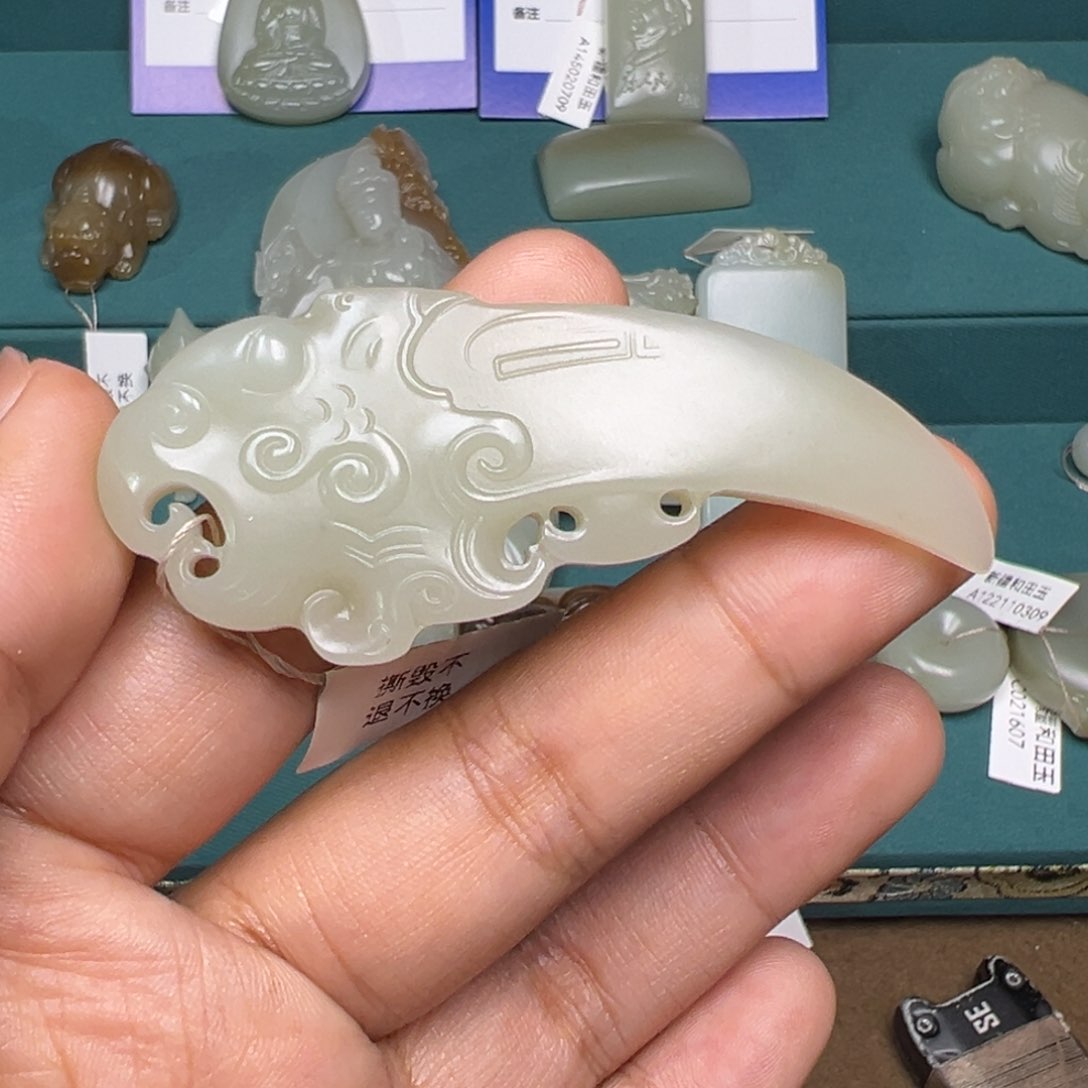 和田玉颈饰未镶嵌