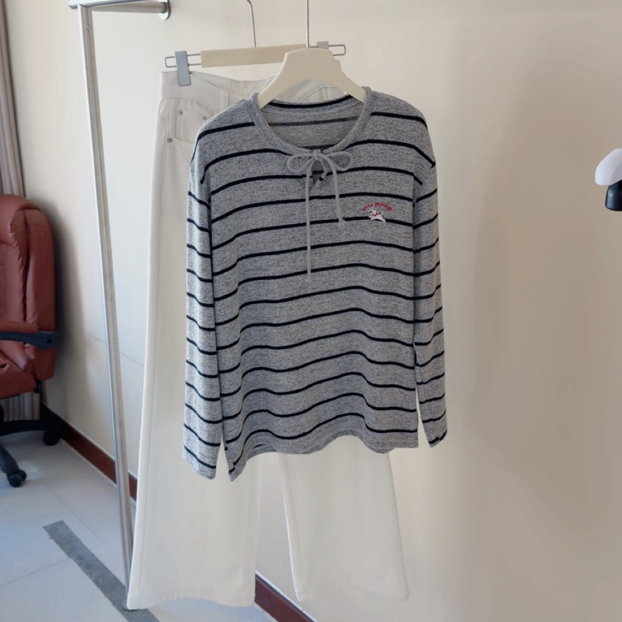 在韩 早秋新款条纹小狗刺绣拉绒宽松长袖T恤上衣女