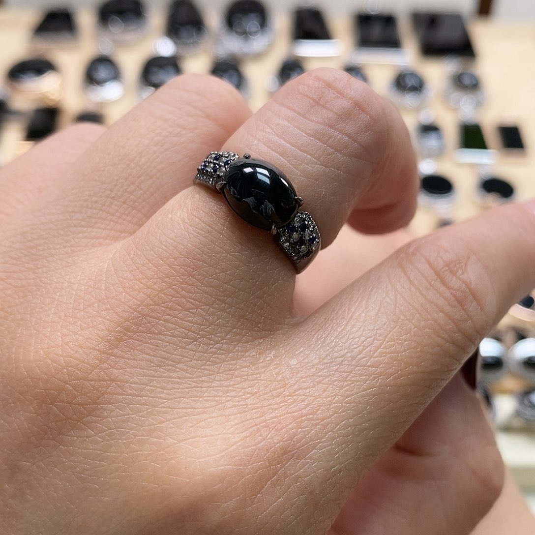 翡翠戒指18K金镶嵌墨翠