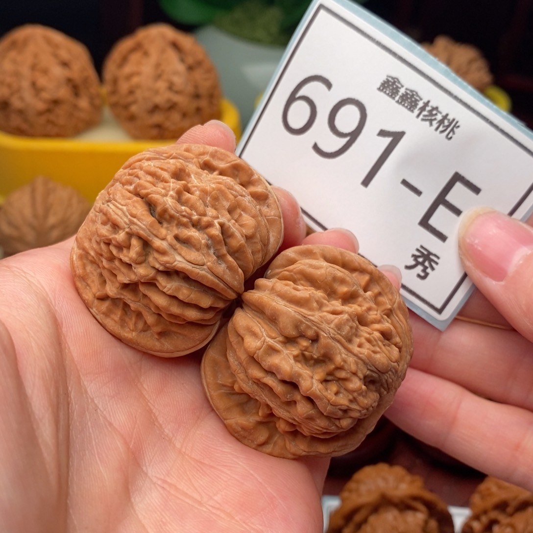 文玩核桃把件汉高楼39