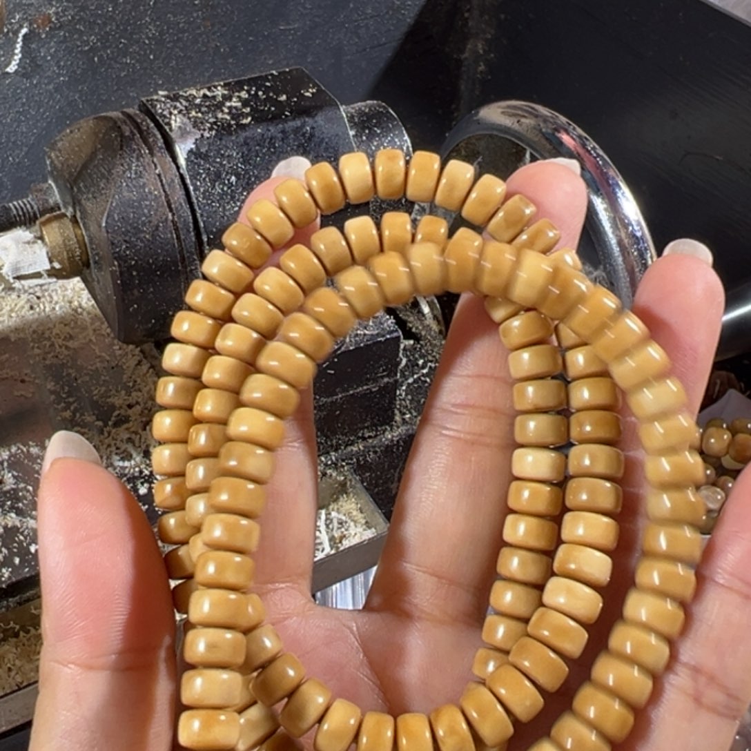 虫***️龙脊菩提吊坠老料药片脖挂卡8