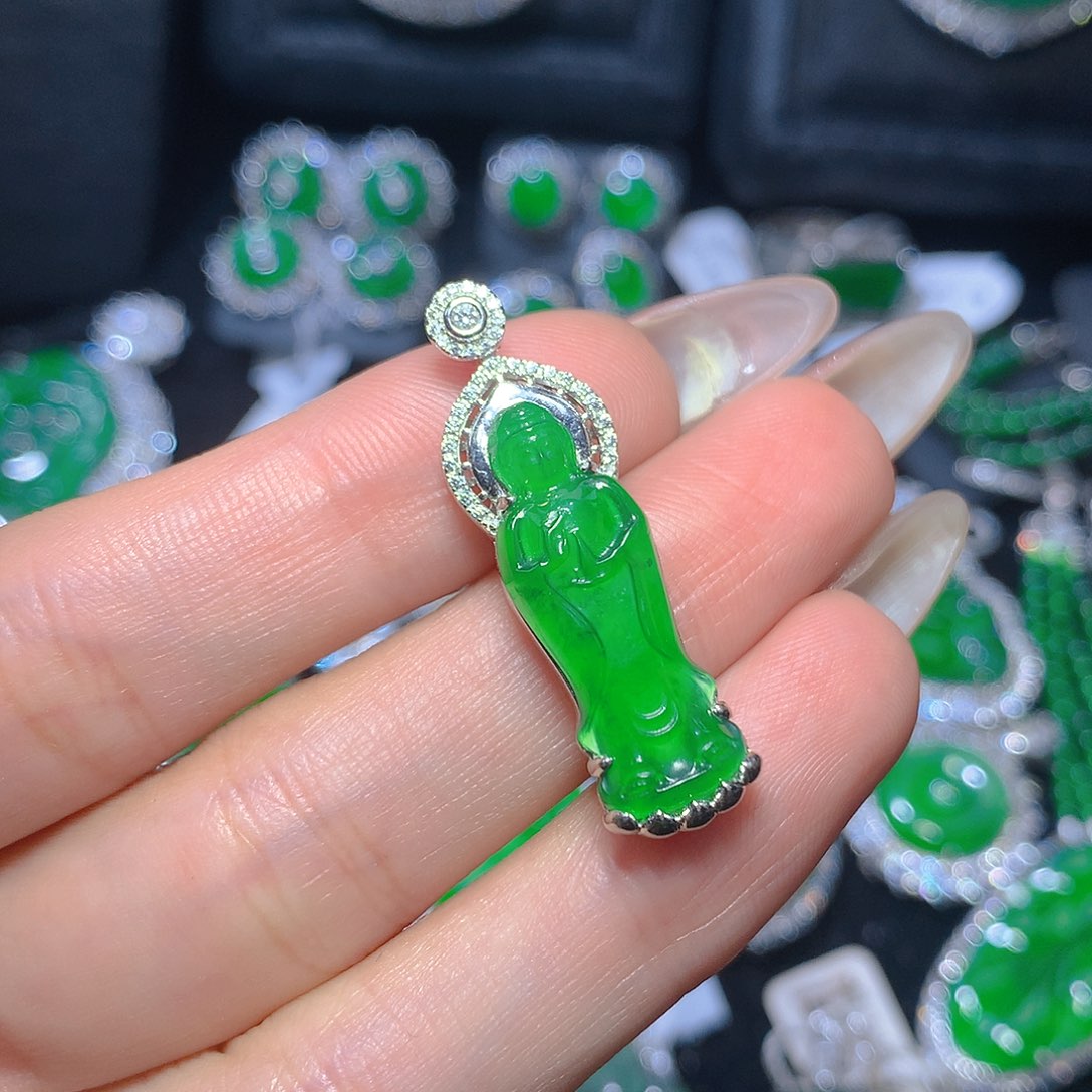 翡翠颈饰银S925镶嵌翡翠